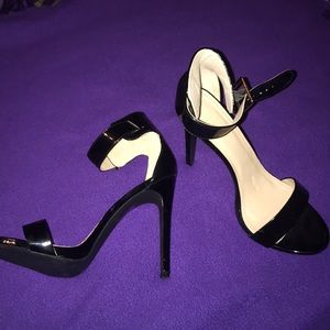 Black classic heels size 8.5
